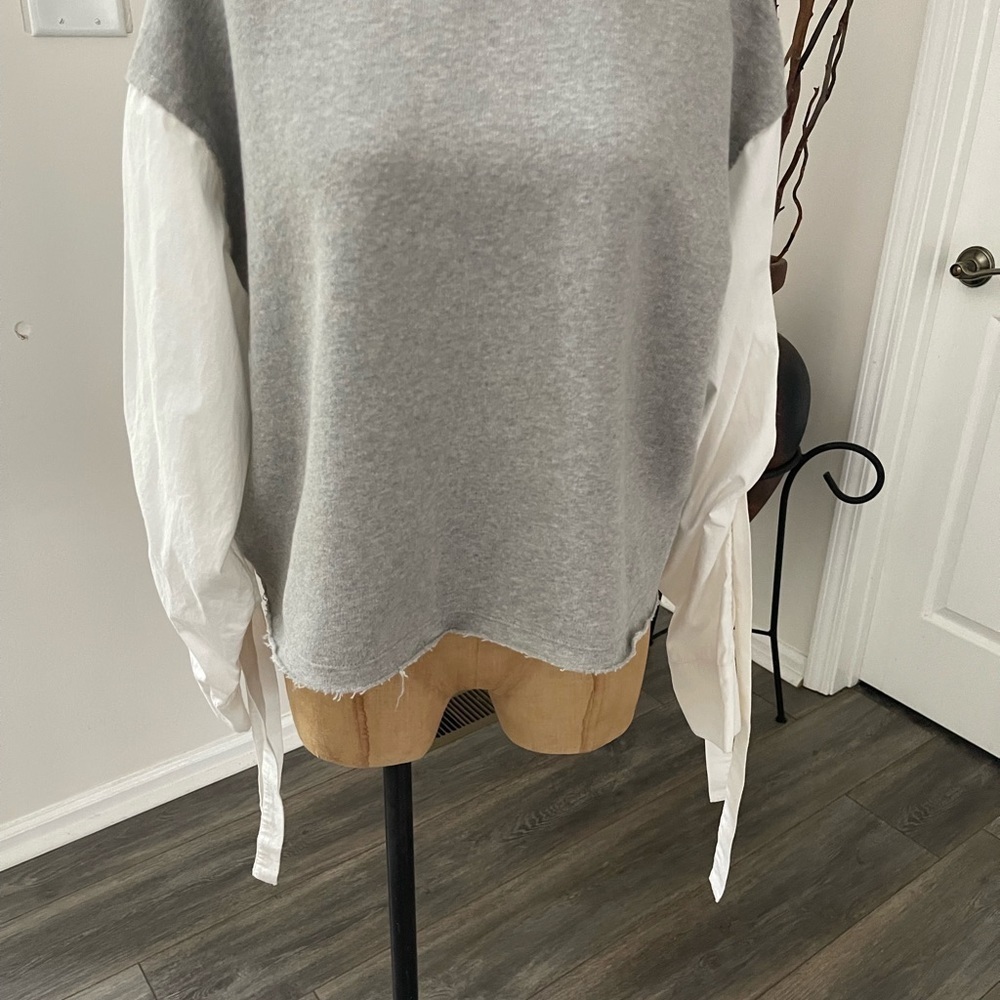 Meleose and Market Long Sleeve Bow Tie on Sleeve Crew Neck Gray Cream M Shirt